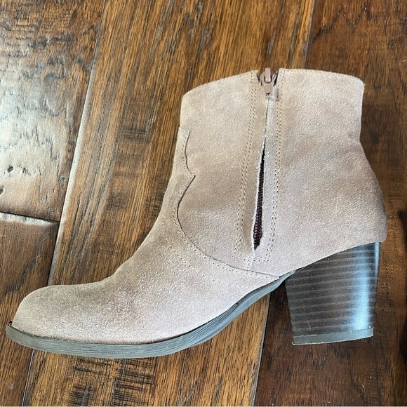LUCKY BRAND Taupe Suede Side Zipper Western Booties - Picture 9 of 15